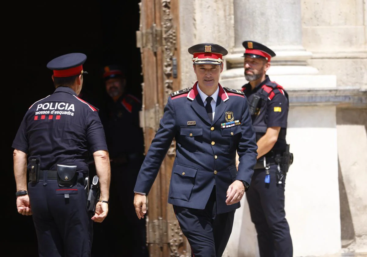 El comisario jefe de los Mossos d,Esquadra, Eduard Sallent, el sábado, tras la toma de posesión de Illa.