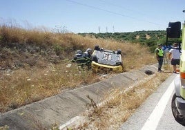 Muere el conductor de una furgoneta tras salirse de la vía y volcar en Recas