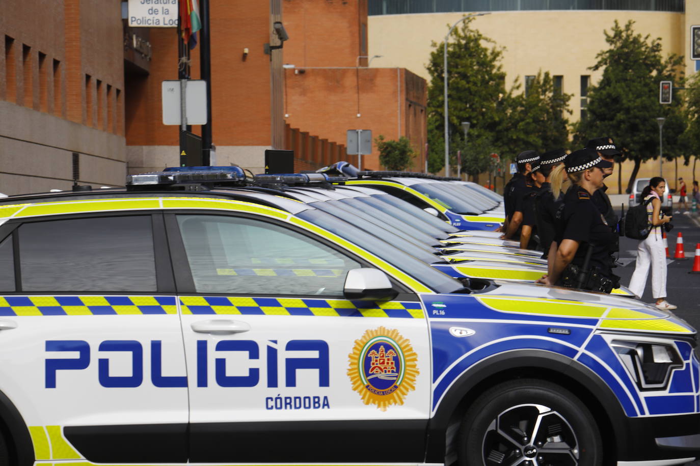 Fotos: la presentación de los flamantes coches de la Policía Local de Córdoba