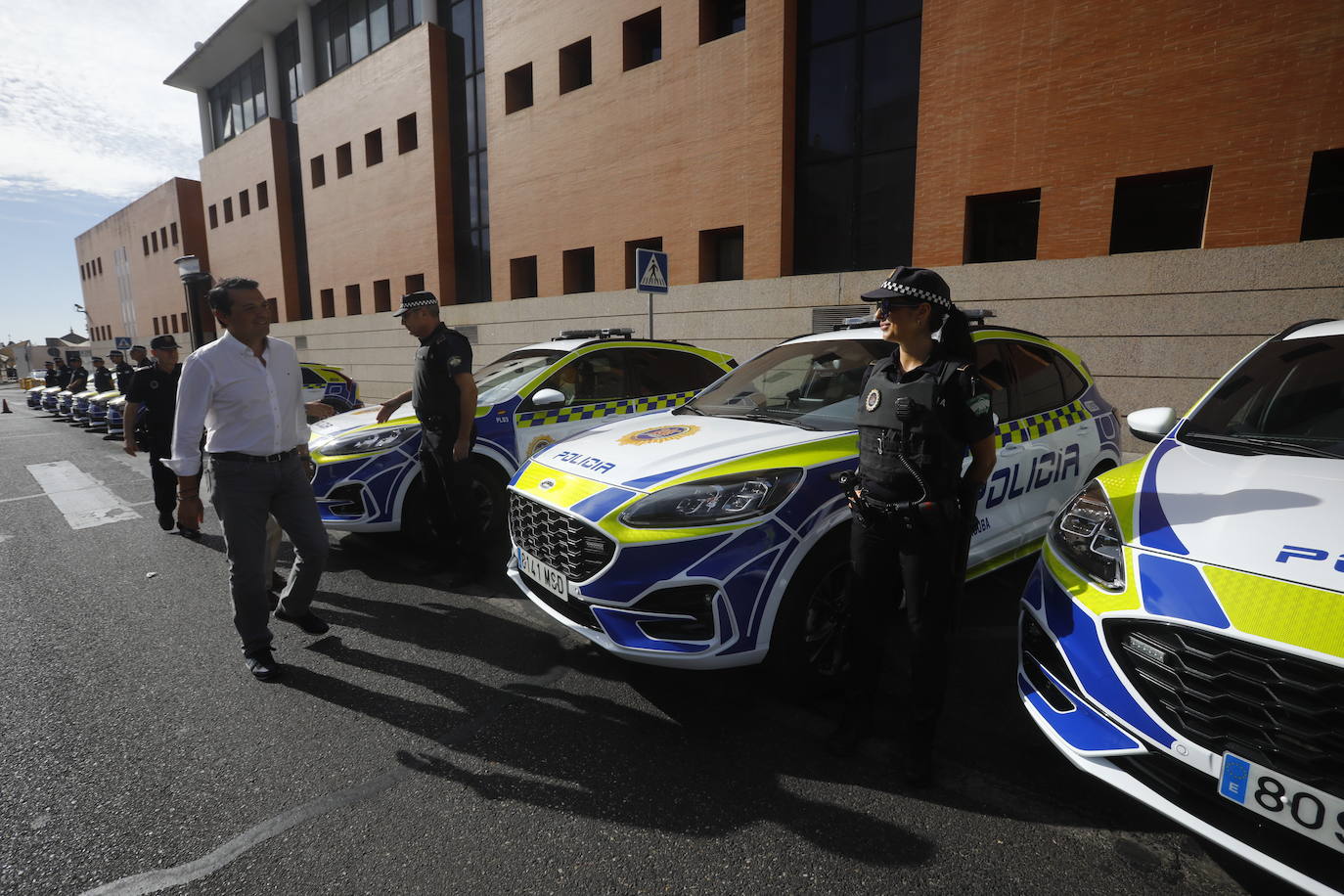 Fotos: la presentación de los flamantes coches de la Policía Local de Córdoba