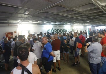 Caos en la venta de abonos online, que desata el enfado de la afición del Córdoba CF