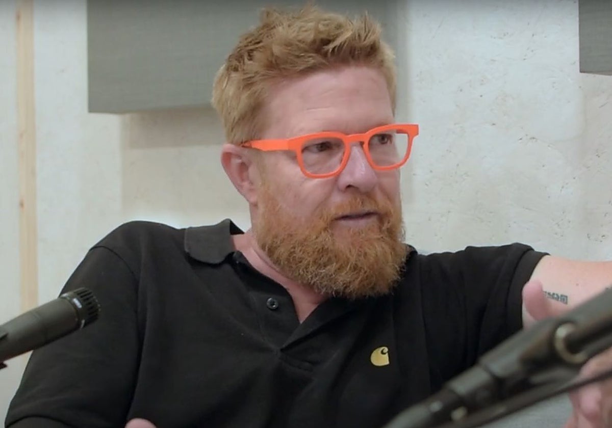 Daniel del Toro durante la entrevista en el podcast 'Aquí se escucha'