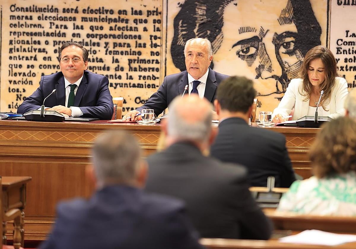 Albares durante la Comisión de Exteriores sobre Venezuela celebrada este martes en el Senado