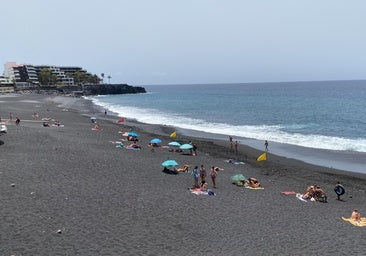 El volcán de La Palma activa protocolos por concentración de gases en Puerto Naos