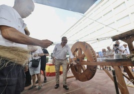 Toni Pérez destaca la relevancia del cáñamo como «motor económico y esencia de nuestras costumbres y tradiciones»