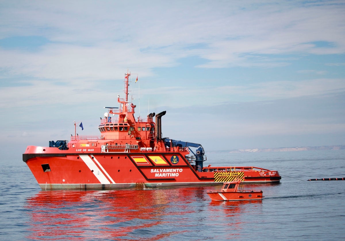 Uno de los barcos de Salvamento Marítimo