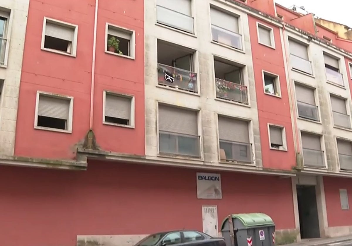 Los propietarios y vecinos de edificios ocupados viven en una constante sensación de inseguridad y miedo