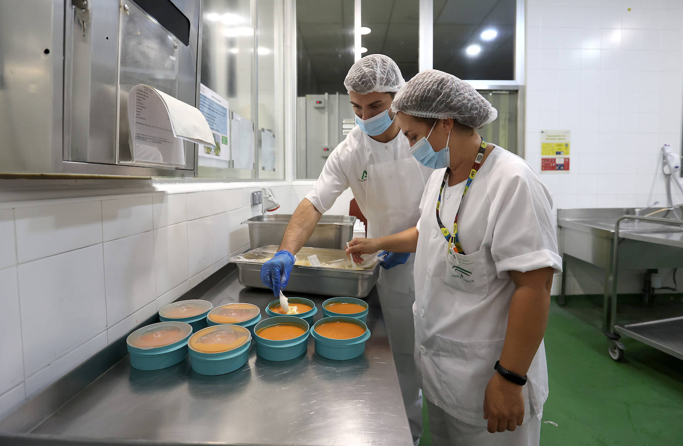 Fotos: así combate el Hospital Reina Sofía de Córdoba el calor