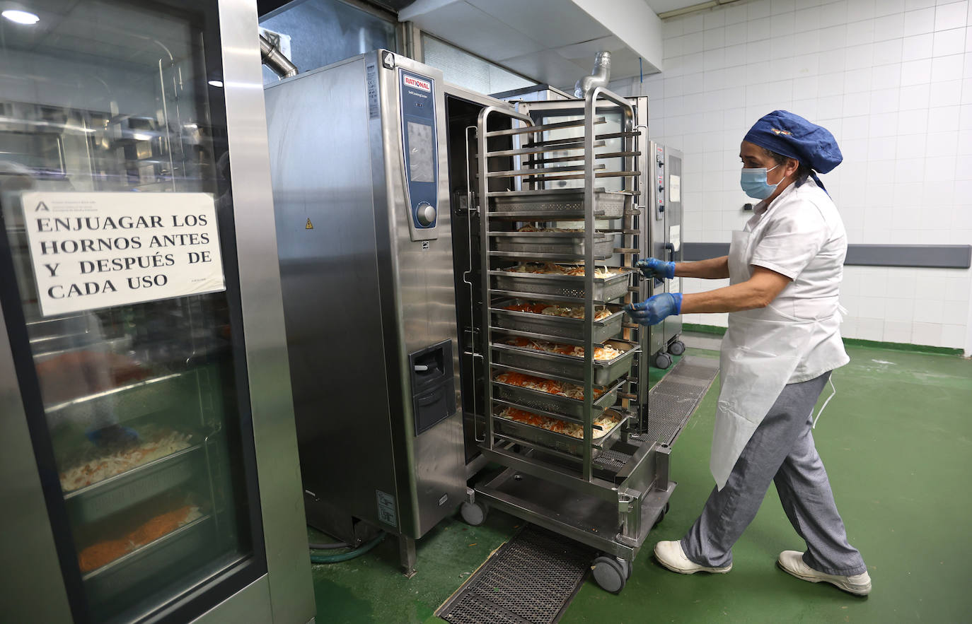 Fotos: así combate el Hospital Reina Sofía de Córdoba el calor