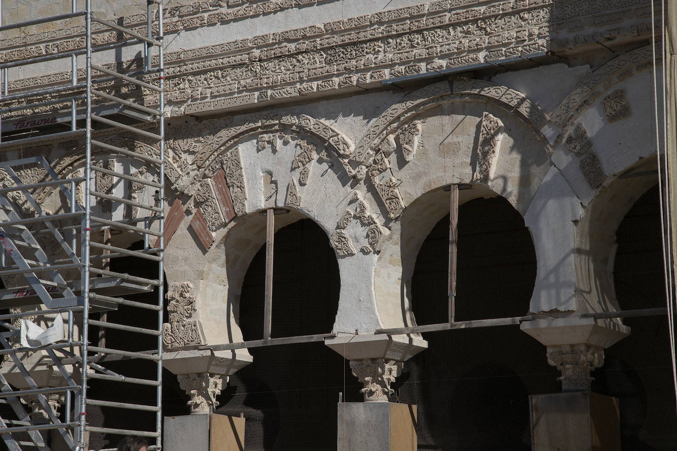 Fotos: la visita al imponente Salón Rico de Medina Azahara