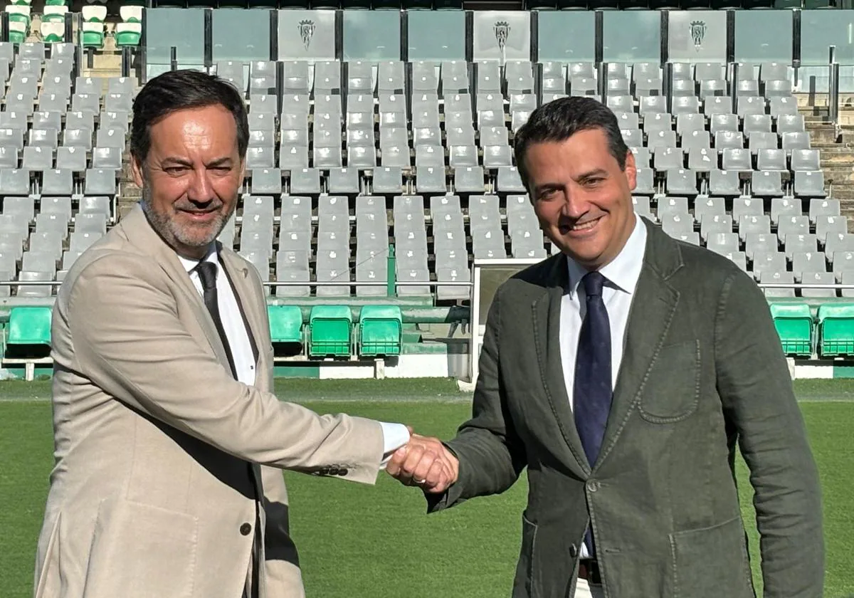 El CEO del Córdoba CF y el alcalde, el pasado mes durante la firma del acuerdo para el uso de El Arcángel