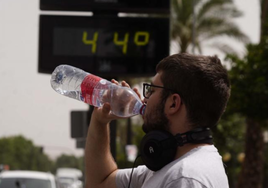 Sanidad activa avisos por riesgo para la salud ante las altas temperaturas de Canarias