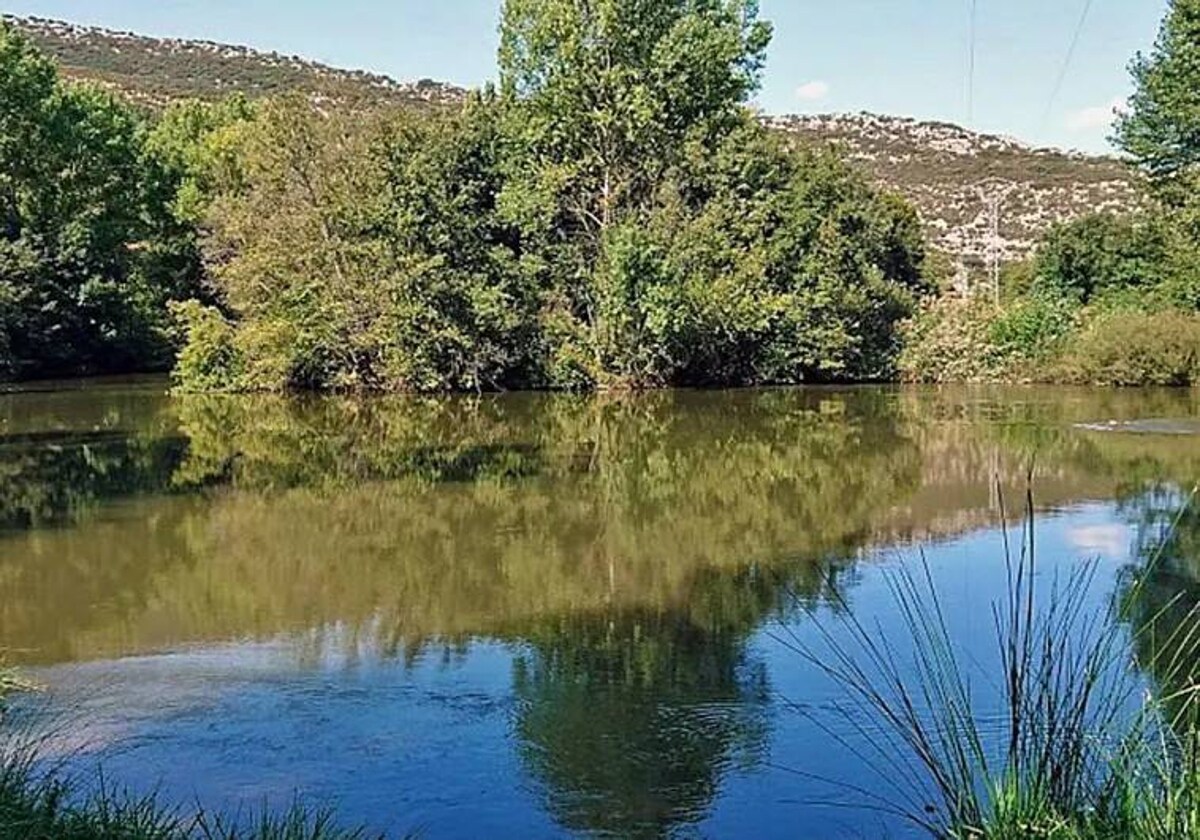 Imagen de archivo del río Ebro a su paso por el municipio burgalés de Valdenoceda