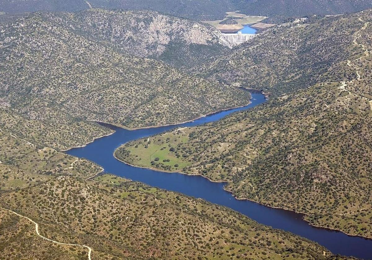 Vista aérea del embalse del Encinarejo