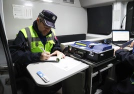 Detenidos un conductor menor de edad y otro por dar positivo en un control de alcoholemia en Valdemoro