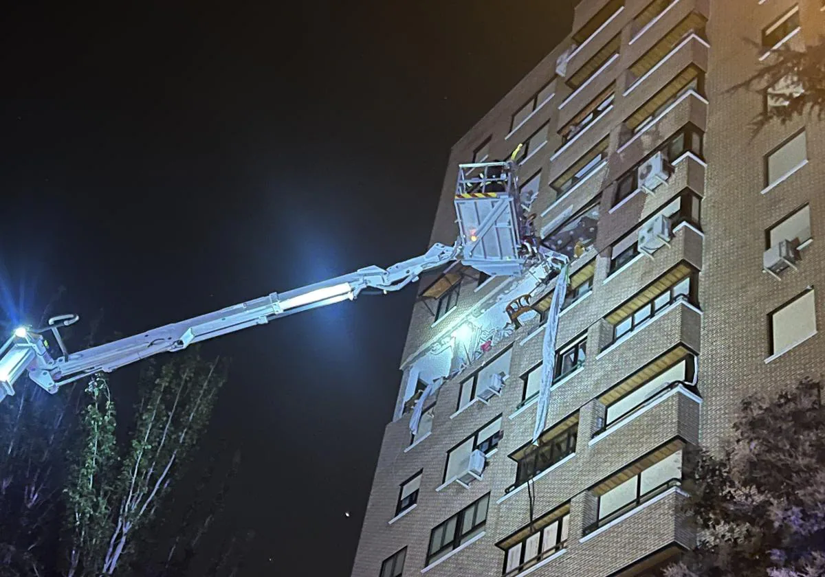 Rescate en el edificio afectado en Madrid.