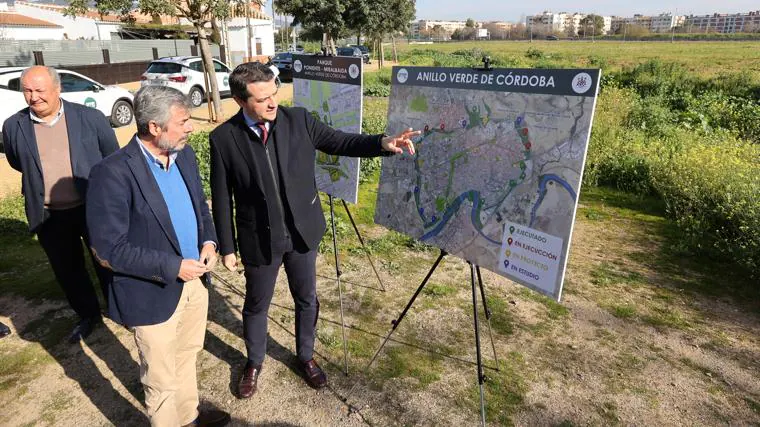 El alcalde, en la presentación del proyecto del parque de Miralbaida