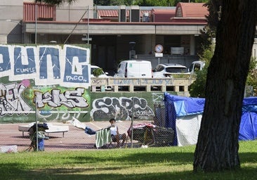 Horror en el parque de la mezquita de la M-30: reyertas, indigencia y basura