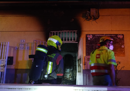 Dos personas resultan heridas en un incendio de madrugada en  una vivienda en Gran Canaria