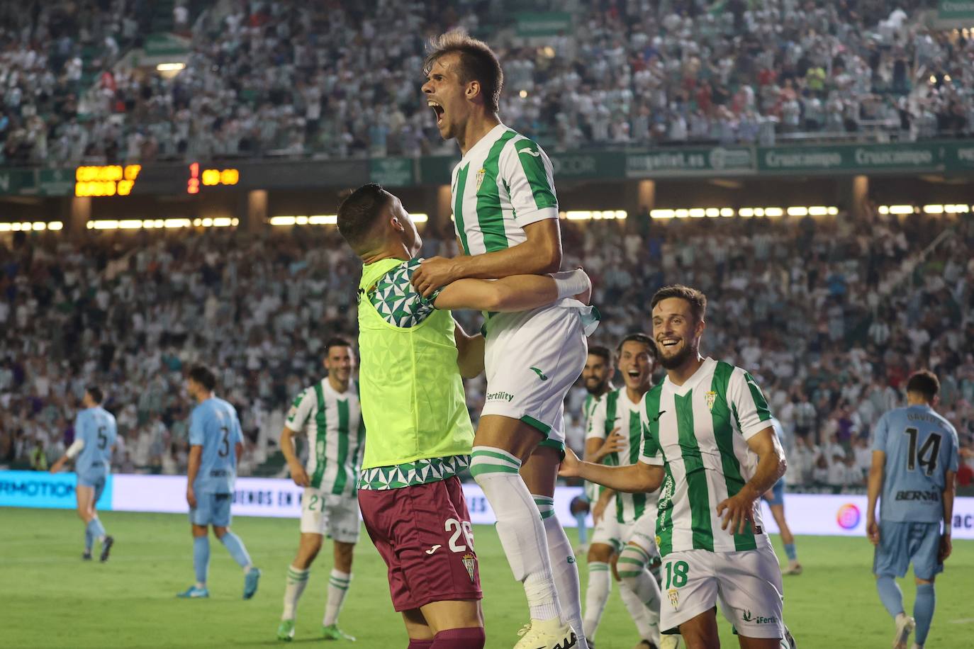 Fotos: El emocionante empate del Córdoba CF ante el Burgos en El Arcángel