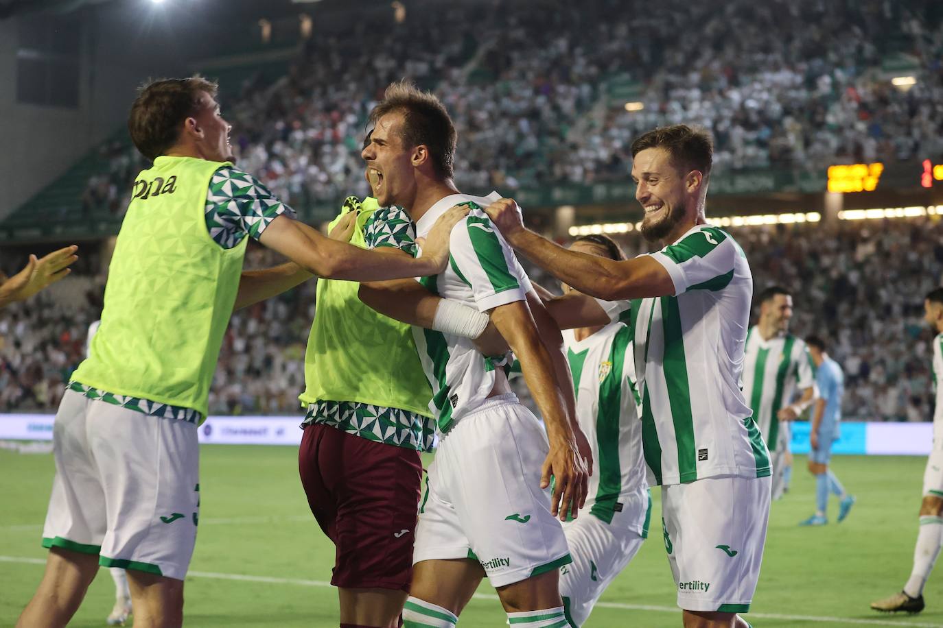 Fotos: El emocionante empate del Córdoba CF ante el Burgos en El Arcángel