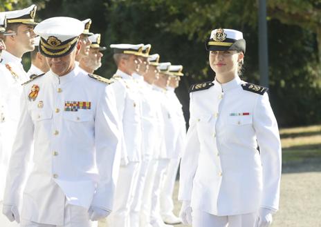 Imagen secundaria 1 - La Princesa Leonor se incorpora a la Escuela Naval de Marín para su segundo año de formación