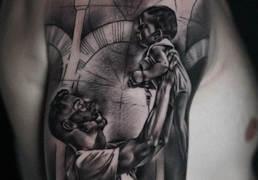 Descubre el emotivo tatuaje de Carlos Albarrán