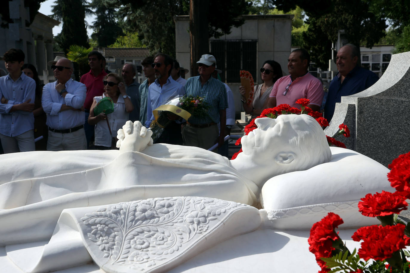 Fotos: el homenaje a Manolete en el cementerio de la Salud de Córdoba