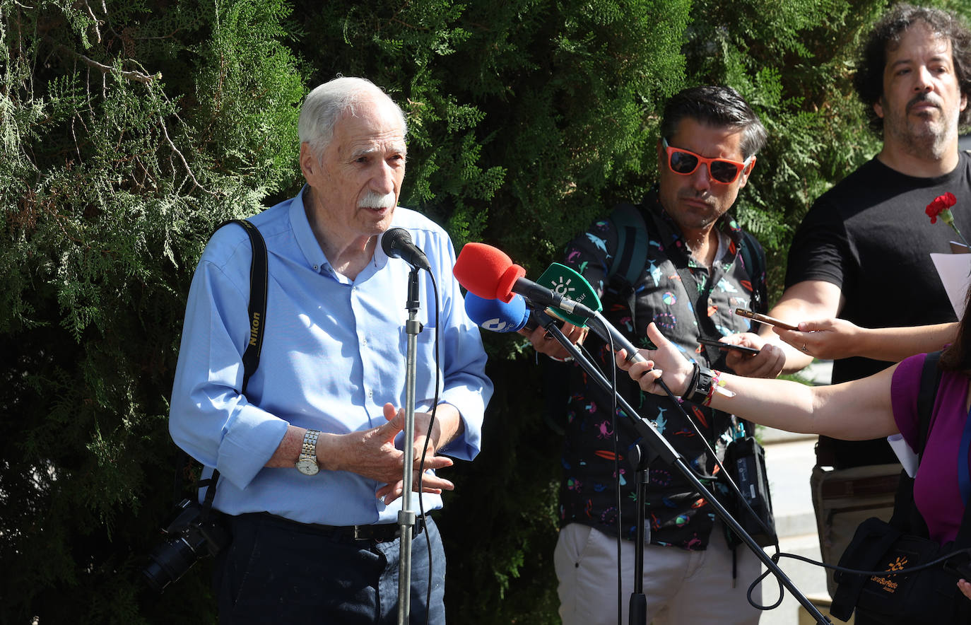 Fotos: el homenaje a Manolete en el cementerio de la Salud de Córdoba