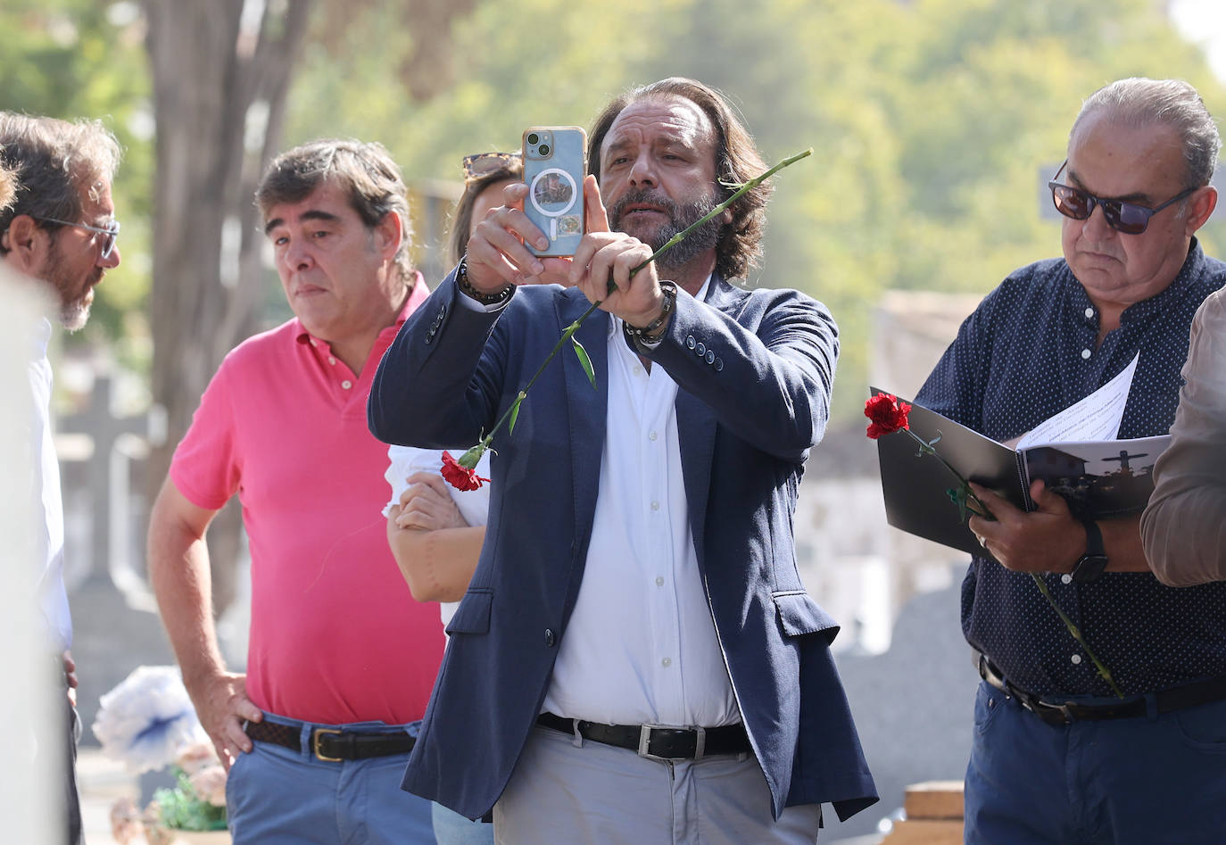 Fotos: el homenaje a Manolete en el cementerio de la Salud de Córdoba
