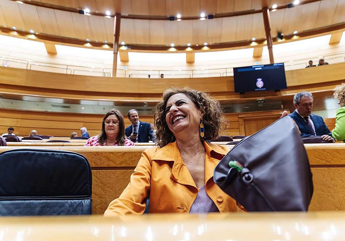 La vicepresidenta y ministra de Hacienda, María Jesús Montero, en el Senado