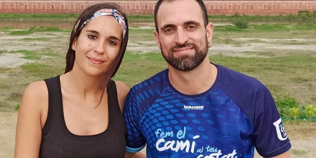 La policía nepalí cree que la pareja catalana sufrió un accidente mientras intentaba tomar una foto junto a una cascada.