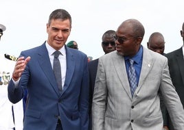 Sánchez elogia la «profesionalidad» de los agentes españoles que combaten la inmigración ilegal en Gambia
