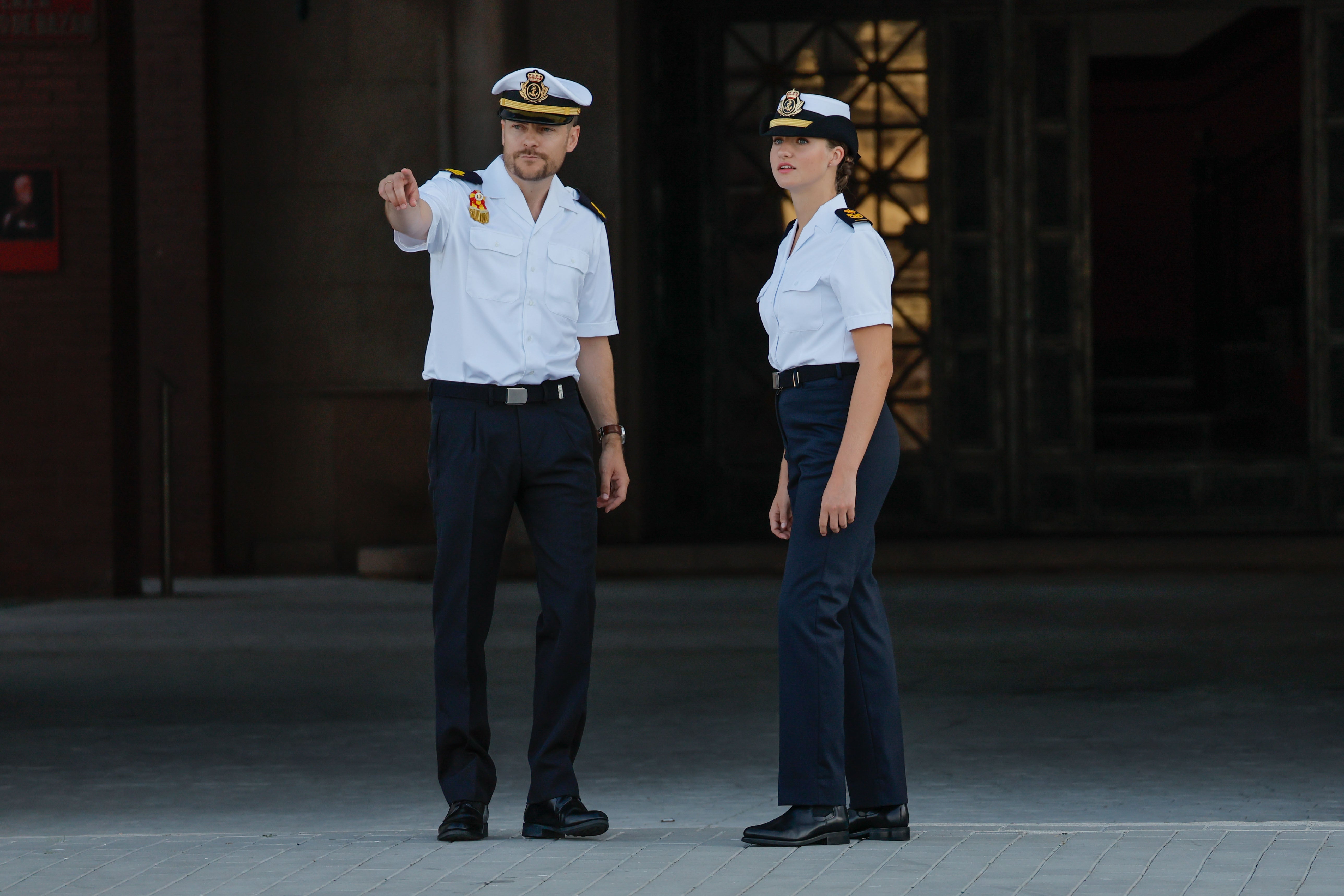 La Princesa Leonor conoce las instalaciones de la Escuela Naval Militar de Marín.