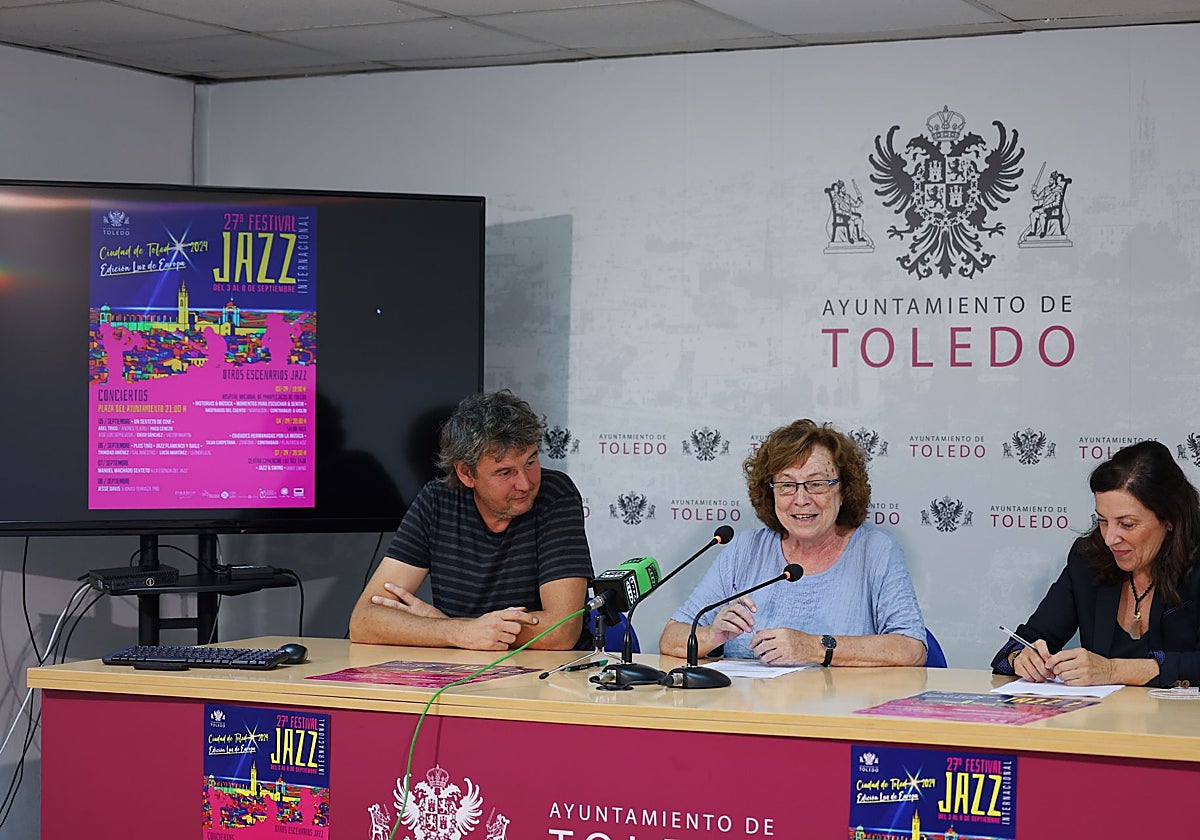 José Luis Sepúlveda, Ana Pérez y Pilar Chozas