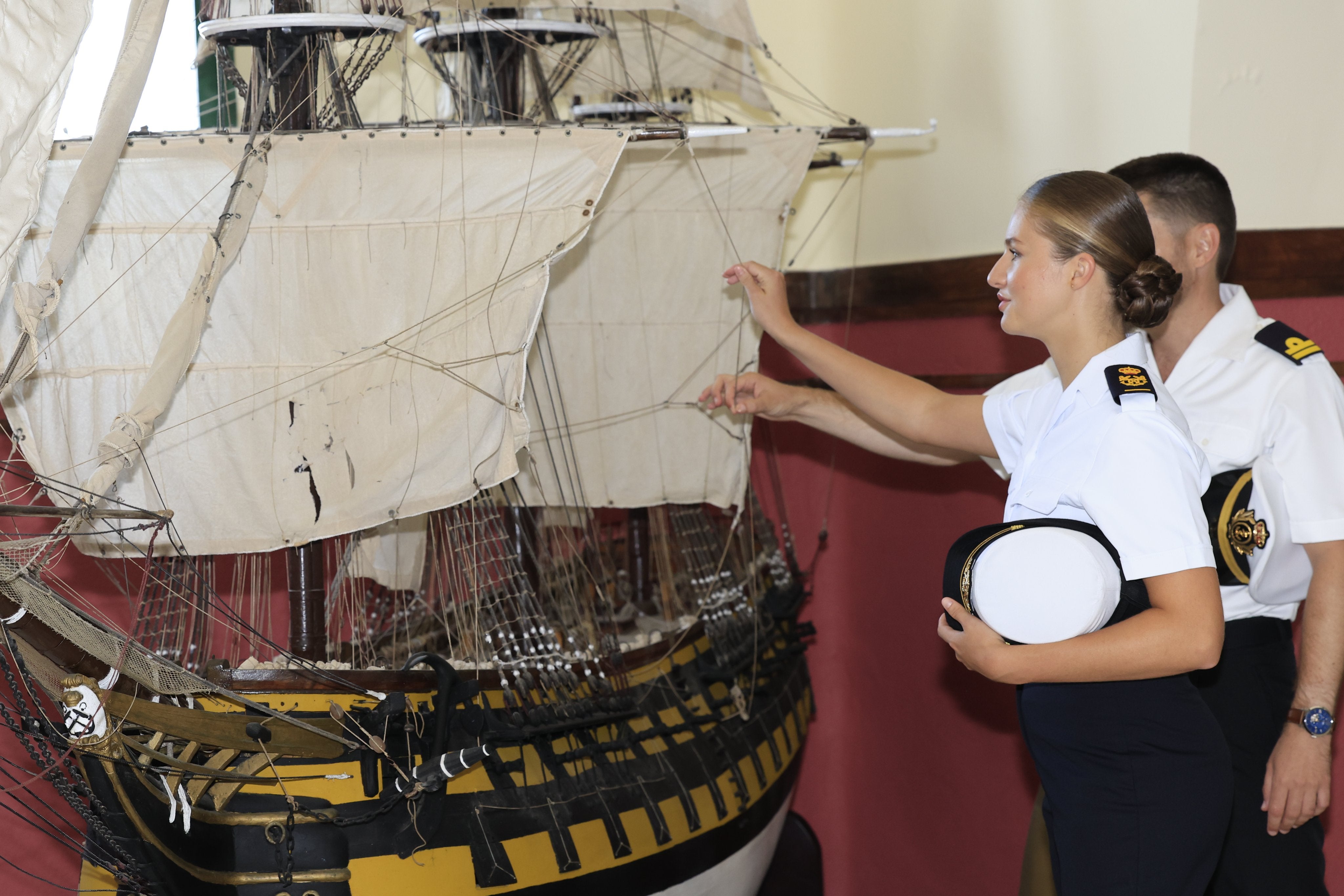 La Princesa Leonor visita las instalaciones de la Escuela Naval de Marín.