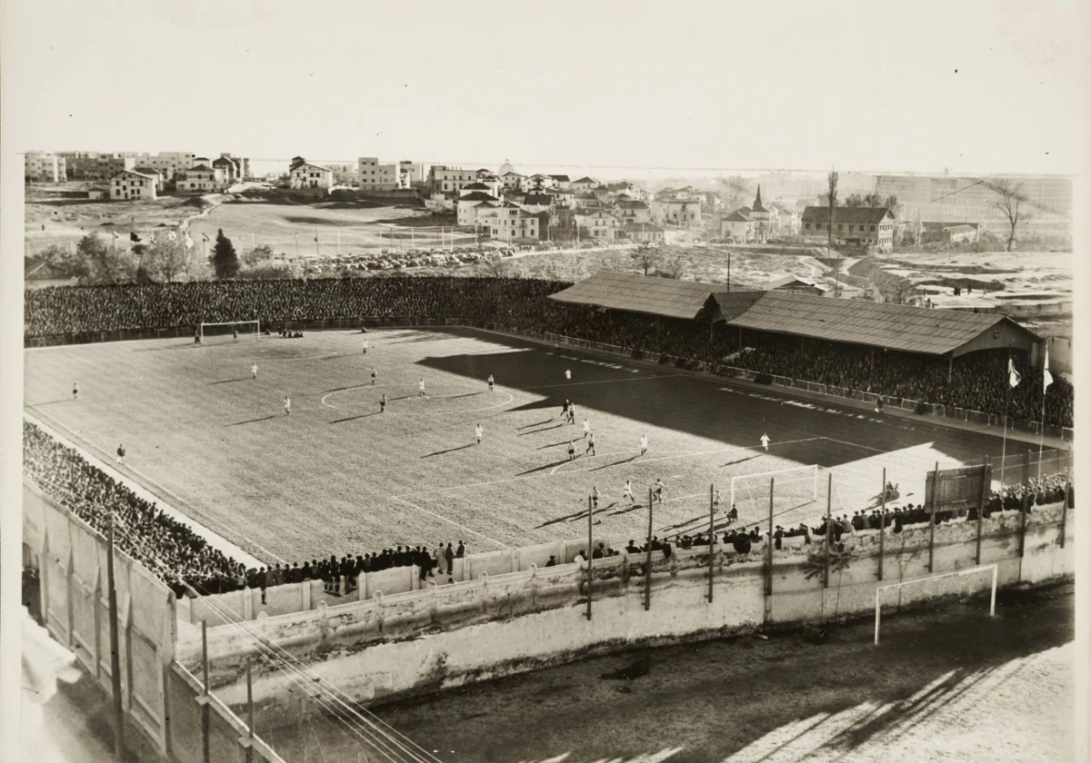 Lleno en el estadio de Chamartín, en una foto de 1930