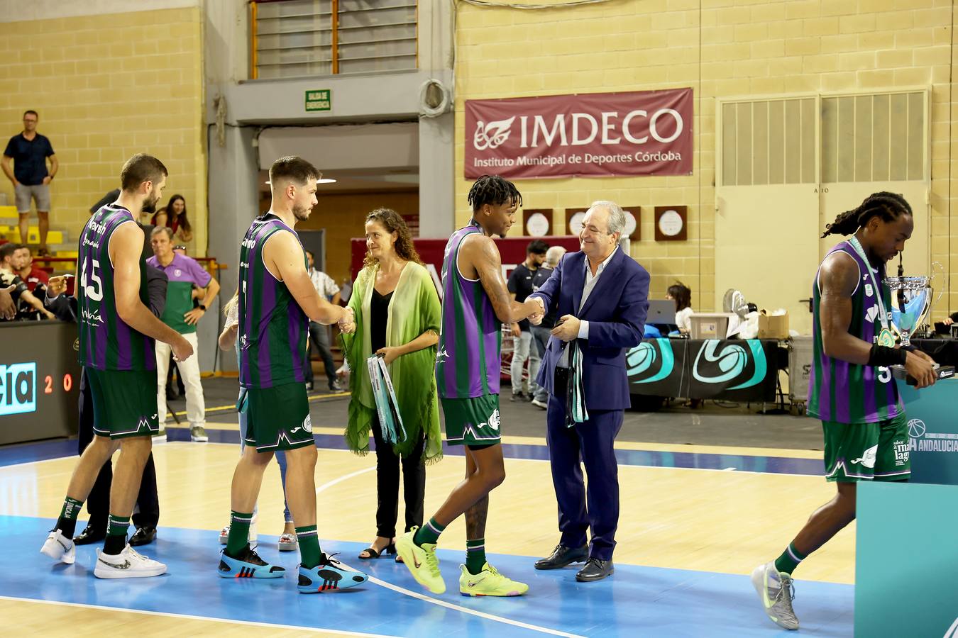 El vibrante duelo de la Copa Andalucía entre Unicaja Málaga y Covirán Granada, en imágenes