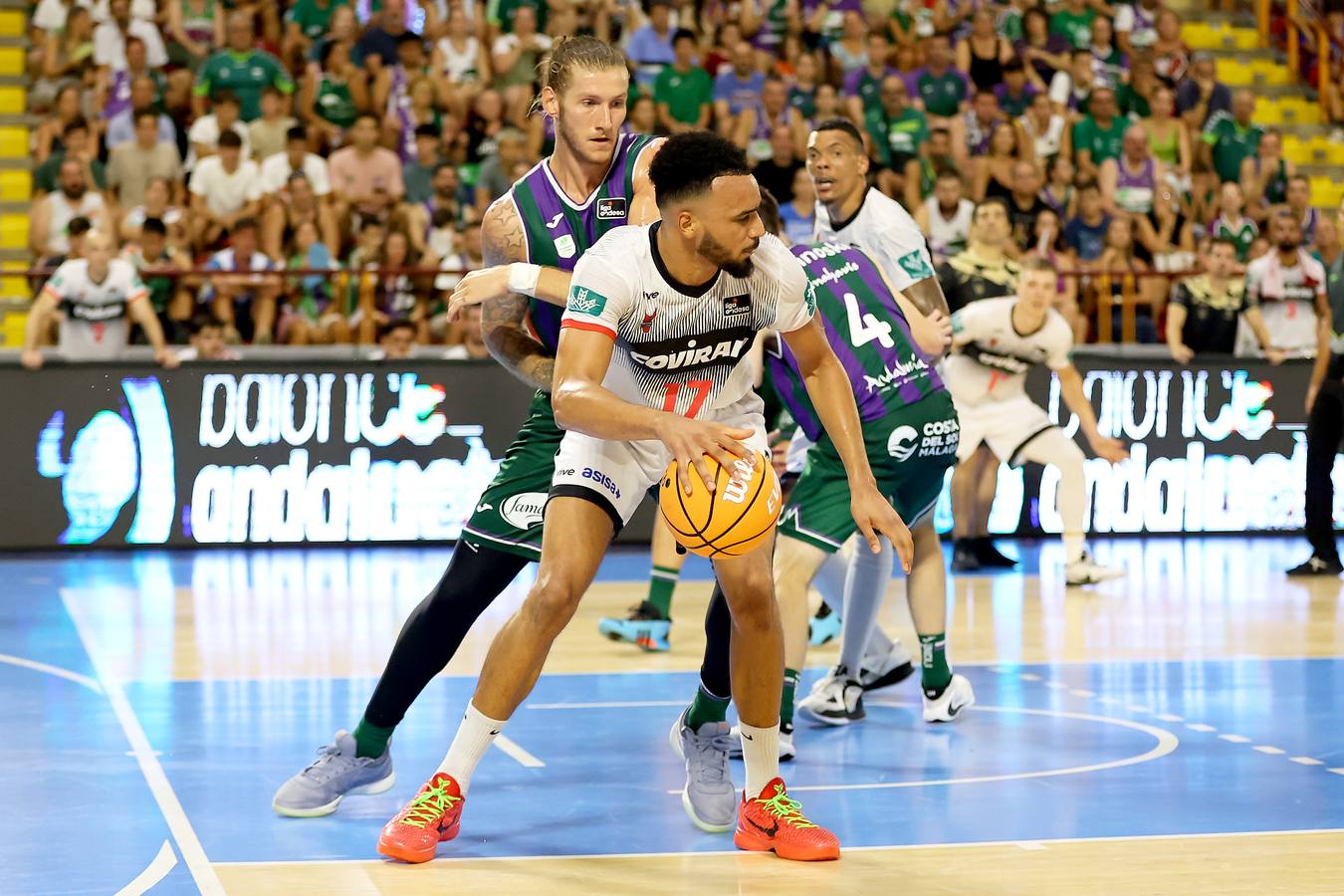 El vibrante duelo de la Copa Andalucía entre Unicaja Málaga y Covirán Granada, en imágenes