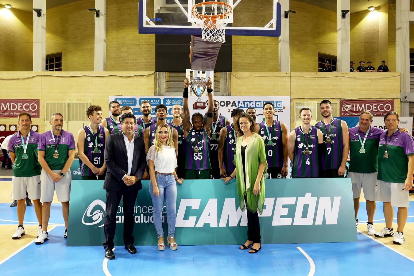 El vibrante duelo de la Copa Andalucía entre Unicaja Málaga y Covirán Granada, en imágenes