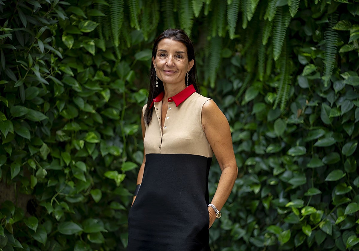 La consellera de Hacienda de la Generalitat Valenciana, Ruth Merino, posa para ABC en la sede de su departamento