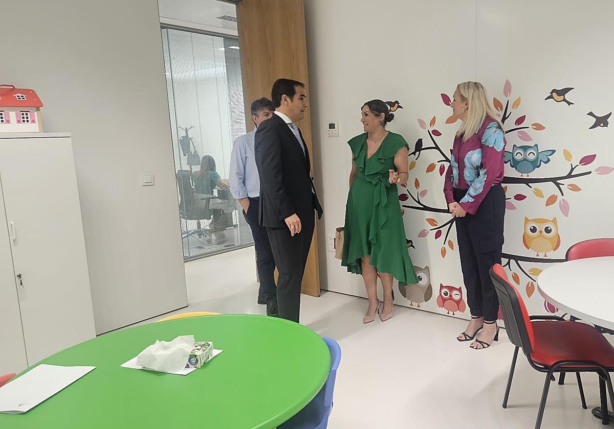 El consejero de Justicia, durante la visita a una de las instalaciones del SAVA