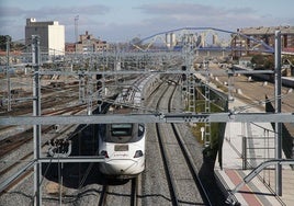 Adif reabre la circulación de trenes en la línea ferroviaria Palencia-Santander