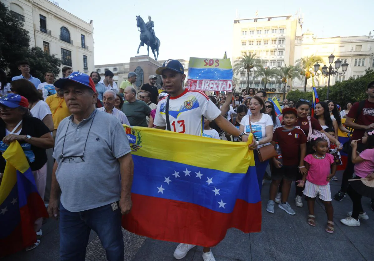 Un momento de la manifestación de la comunidad venezolana en Córdoba