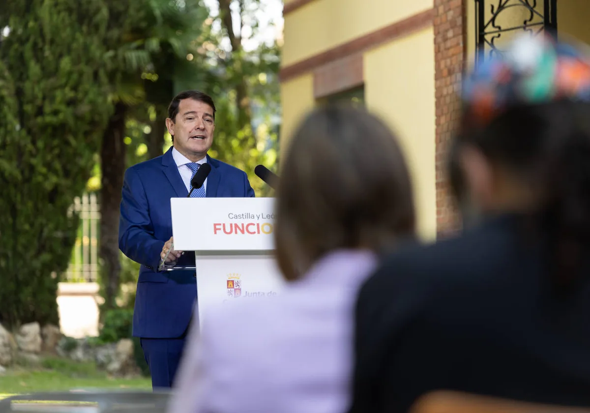 Mañueco, durante la rueda de prensa en la que ha realizado varios anuncios en relación con la política de vivienda