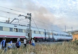 Evacuadas 25 personas tras incendiarse un tren en marcha