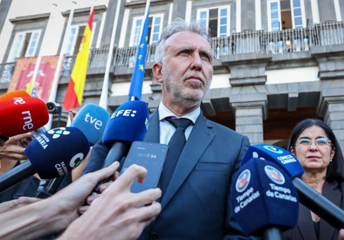 El ministro Ángel Víctor Torres atiende a los medios en un acto en Las Palmas  de Gran Canaria
