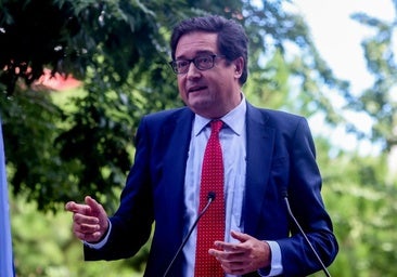 Óscar López, sustituto de Escrivá, aprovecha su toma de posesión para comprometerse a «contrarrestar las tonterías» de la derecha