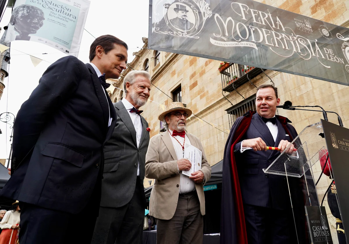 Acto de inauguración de la Feria Modernista