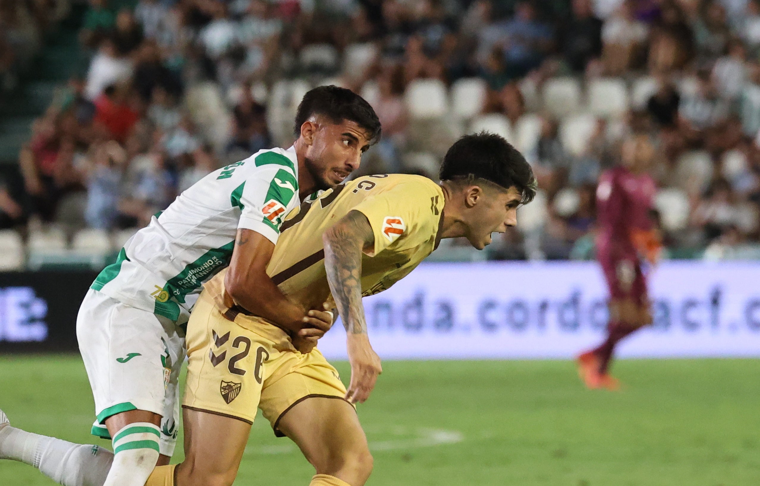 Las mejores imágenes del intenso derbi entre el Córdoba y el Málaga